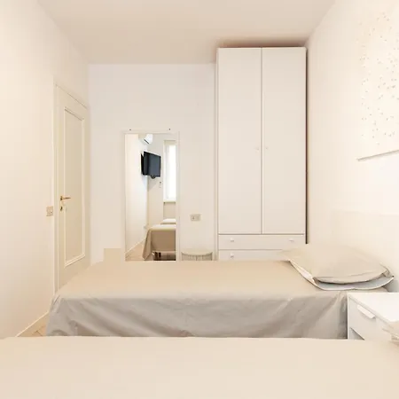 Dolce Vita- Luxury Attic View *