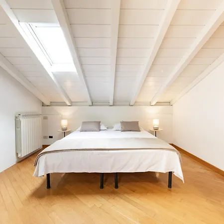 Dolce Vita- Luxury Attic View *